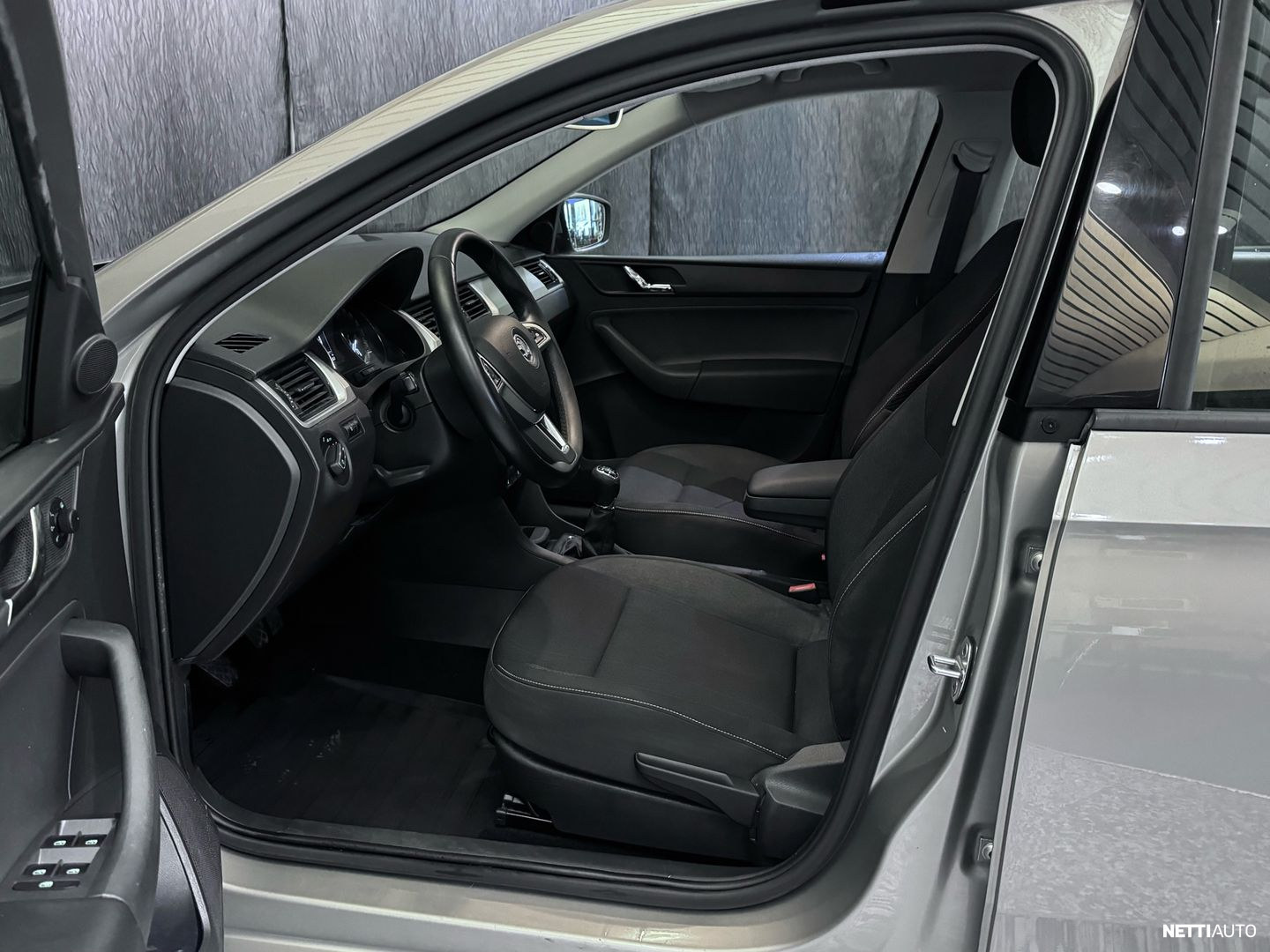 Skoda Rapid 1,2 TSI Ambition 2016, photo 5/12
