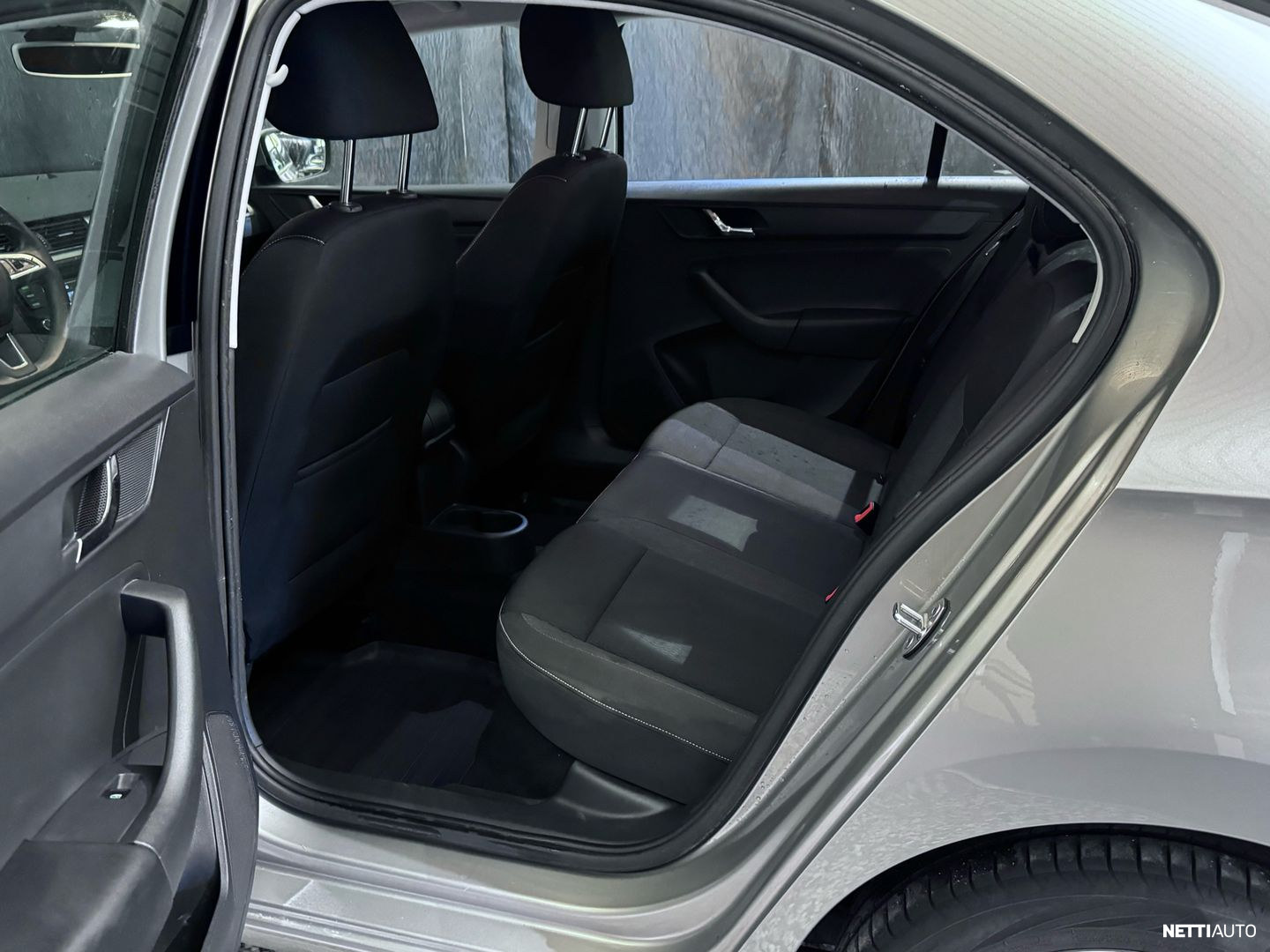 Skoda Rapid 1,2 TSI Ambition 2016, photo 6/12