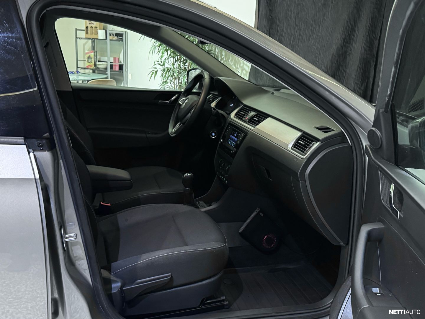Skoda Rapid 1,2 TSI Ambition 2016, photo 7/12