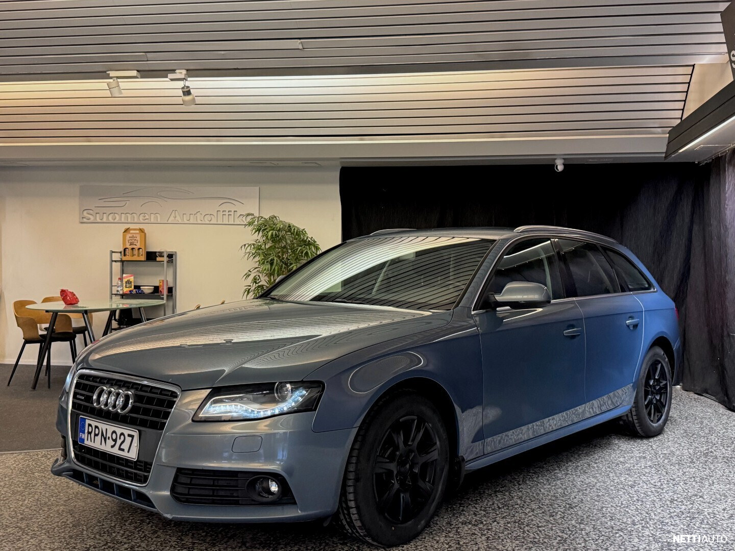 Audi A4 2010, bild 2/15