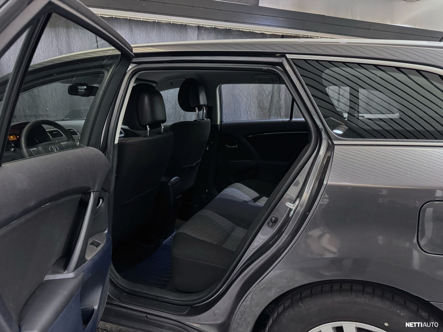 Toyota Avensis 2011, kuva 6/12