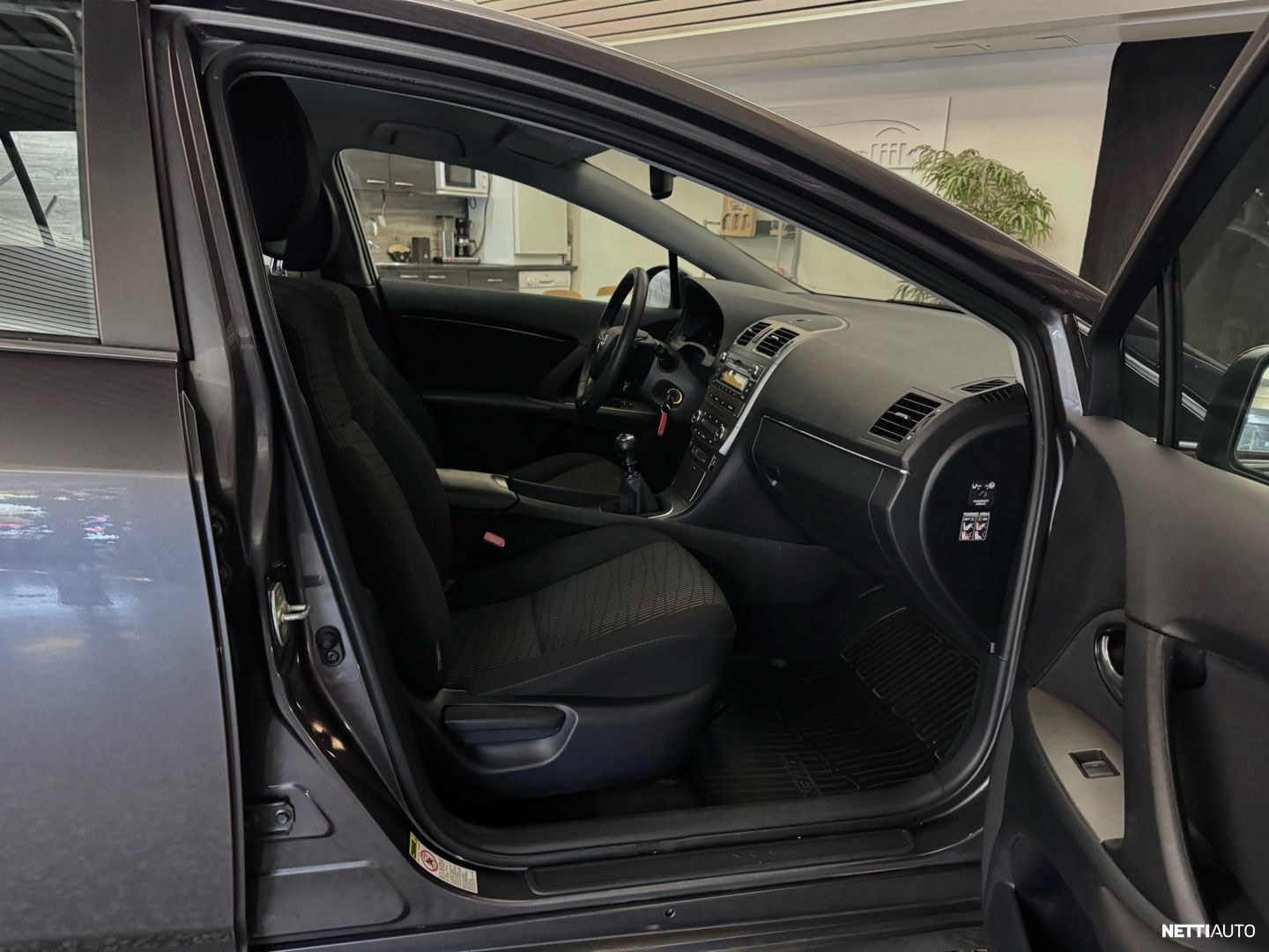 Toyota Avensis 2011, kuva 7/12