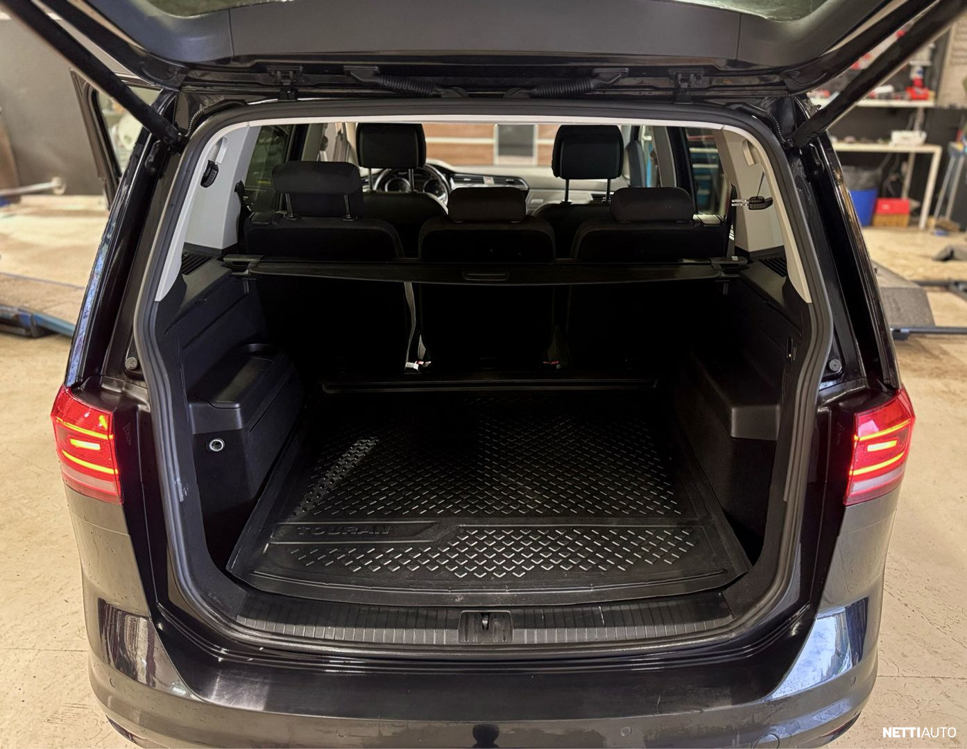 Volkswagen Touran 2015, bild 2/15