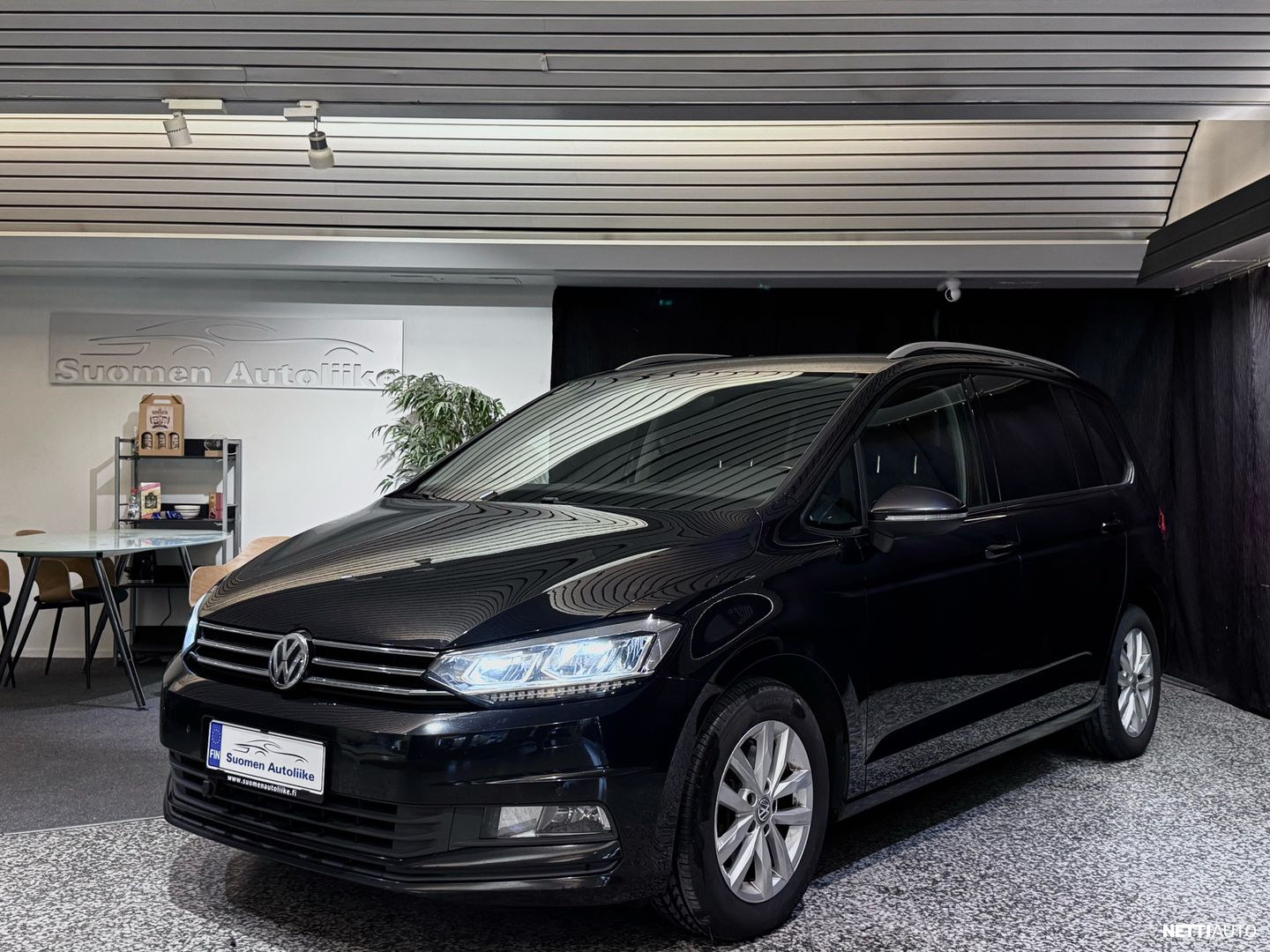 Volkswagen Touran 2015, bild 3/15
